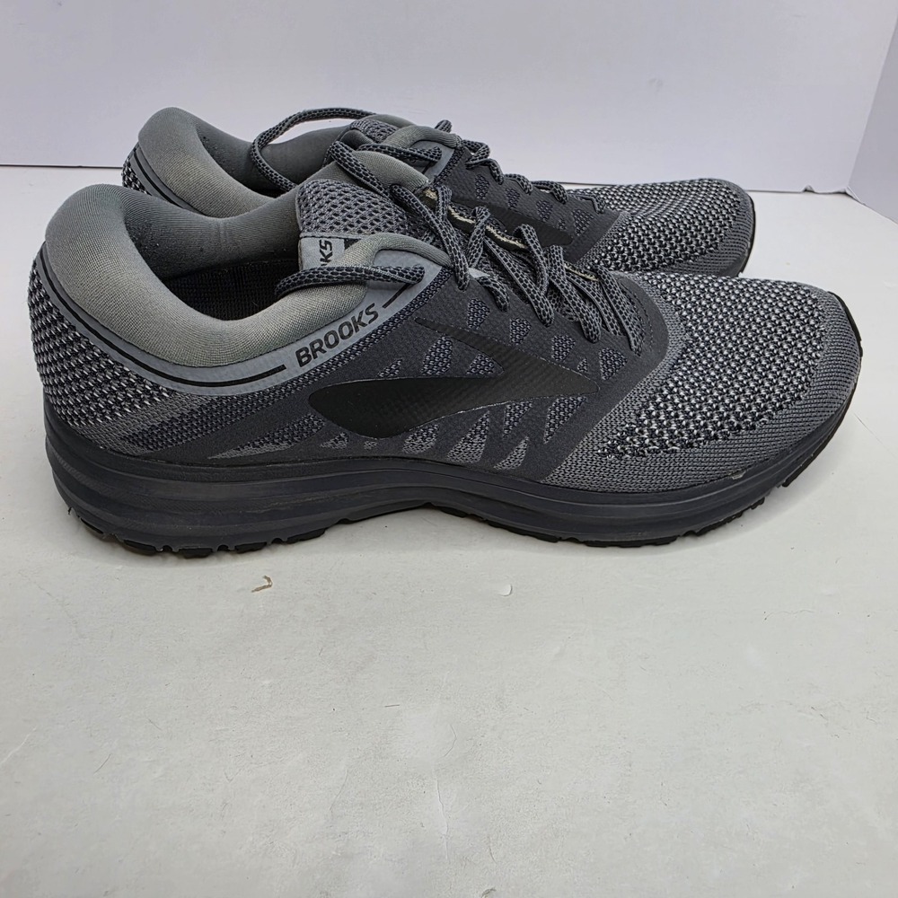 Brooks Mens Tennis Shoes Gray Size 10 Revel Sneakers